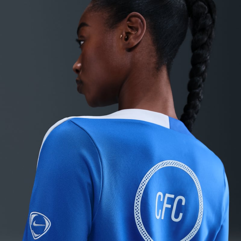 Haut Nike Chelsea F.C. Strike Third Dri-FIT Total 90 Knit Crew-Neck "Game Royal & Field Silver" | Femme | Football | 02 | SPORTSHOWROOM