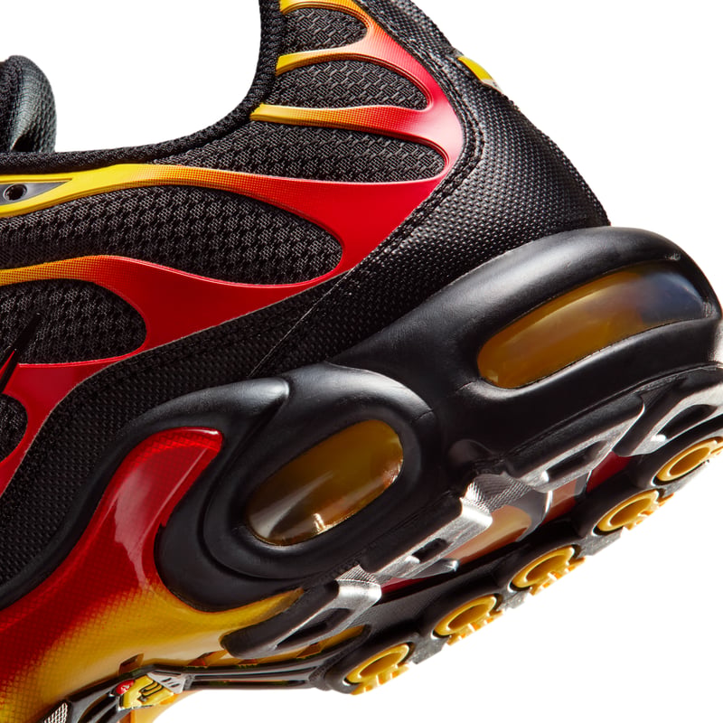 Superge Nike Air Max Plus "Flame" | Moški | Sportstyle | 08 | SPORTSHOWROOM