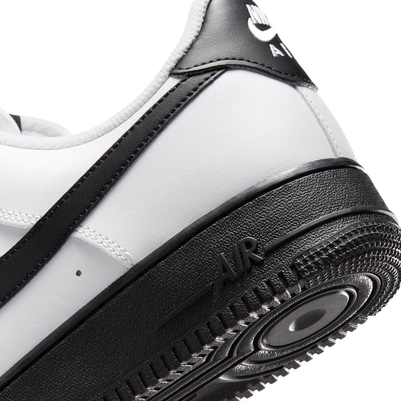 Nike Air Force 1 '07 runners "White & Black" | Men | Sportstyle | 07 | SPORTSHOWROOM