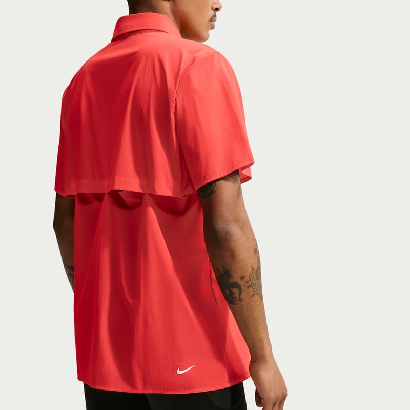 Top Nike ACG "Aireez" Button-Up "Light Crimson" | Hombre | Aire Libre | 02 | SPORTSHOWROOM