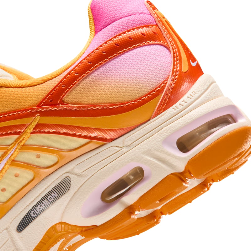 Nike Air Max Moto 2K IQ0381-818 08