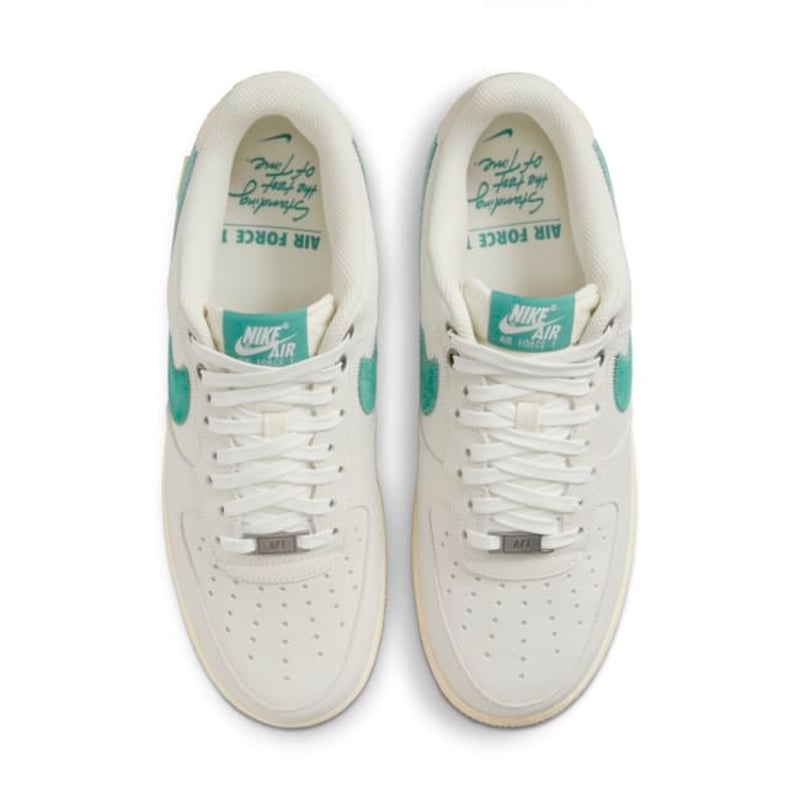 Nike Air Force 1 '07 LV8 DO5876-100 04