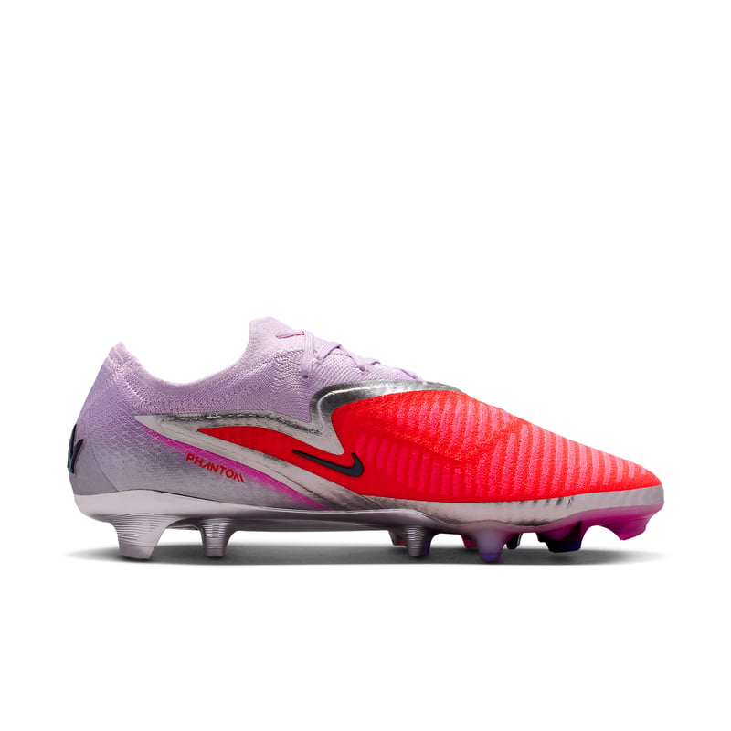 Scarpe da calcio Nike Phantom 6 Low Elite FG x Alexia Putellas "Bright Crimson & Black" | Uomo | Calcio | 03 | SPORTSHOWROOM