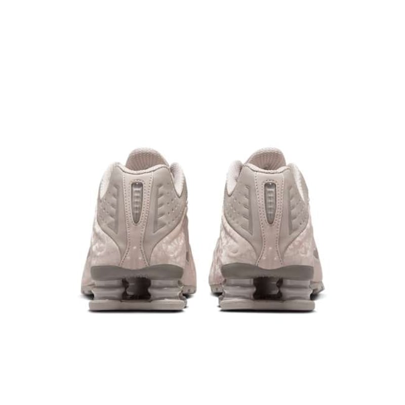 Nike Shox R4 HV0934-001 06