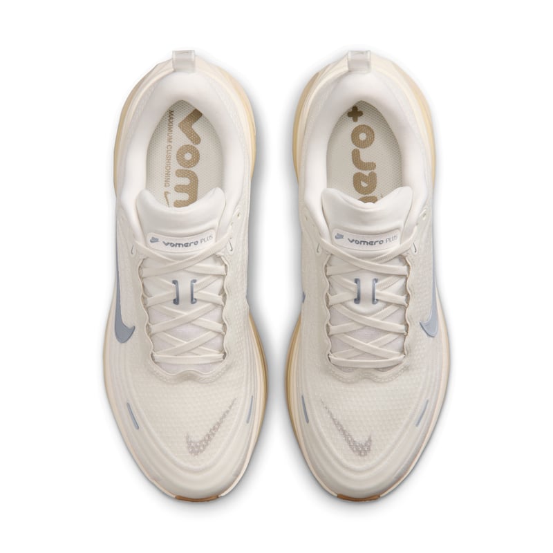 Nike Vomero Plus runners "Sail & Coconut Milk" | Men | Running | 03 | SPORTSHOWROOM
