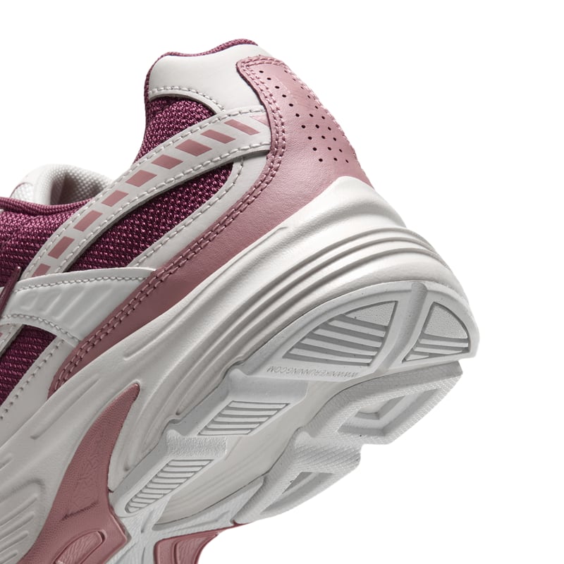 Sneakersy Nike Initiator "Pale Ivory & Pink Smoke" | Kobiety | Sportstyle | 08 | SPORTSHOWROOM