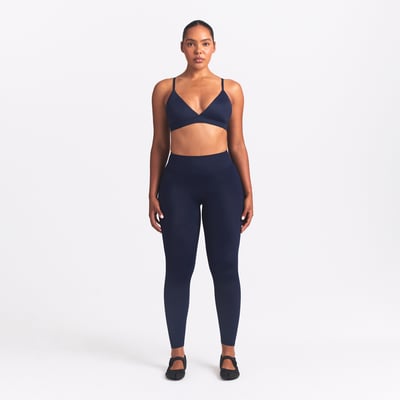 NikeSKIMS Shine IU8305-446 01
