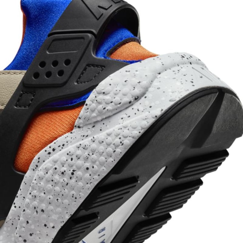 Nike Air Huarache DD1068-200 03