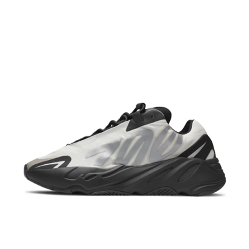 Yeezy Boost 700 MNVN FY3729 01