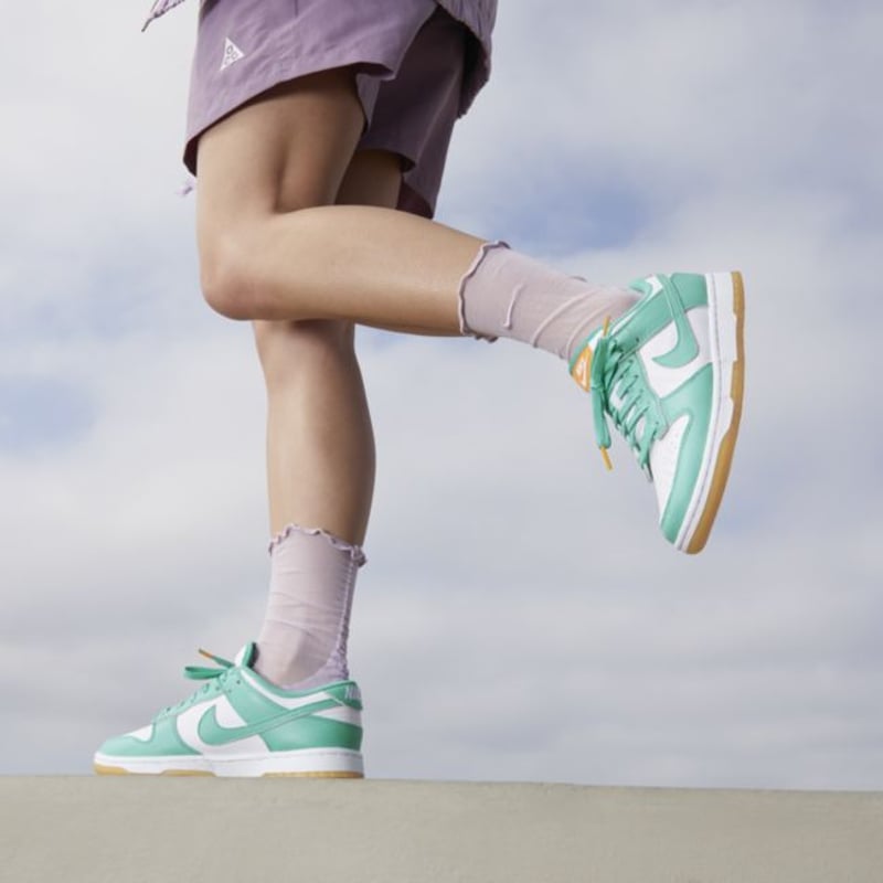 Nike Dunk Low DV2190-100 02