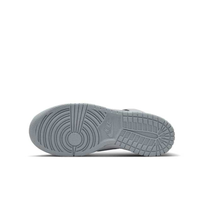 Nike Dunk High Next Nature FD9773-001 02