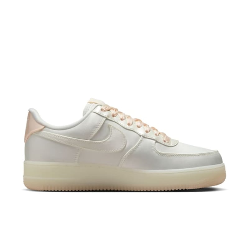 Nike Air Force 1 '07 LV8 HQ3762-133 03