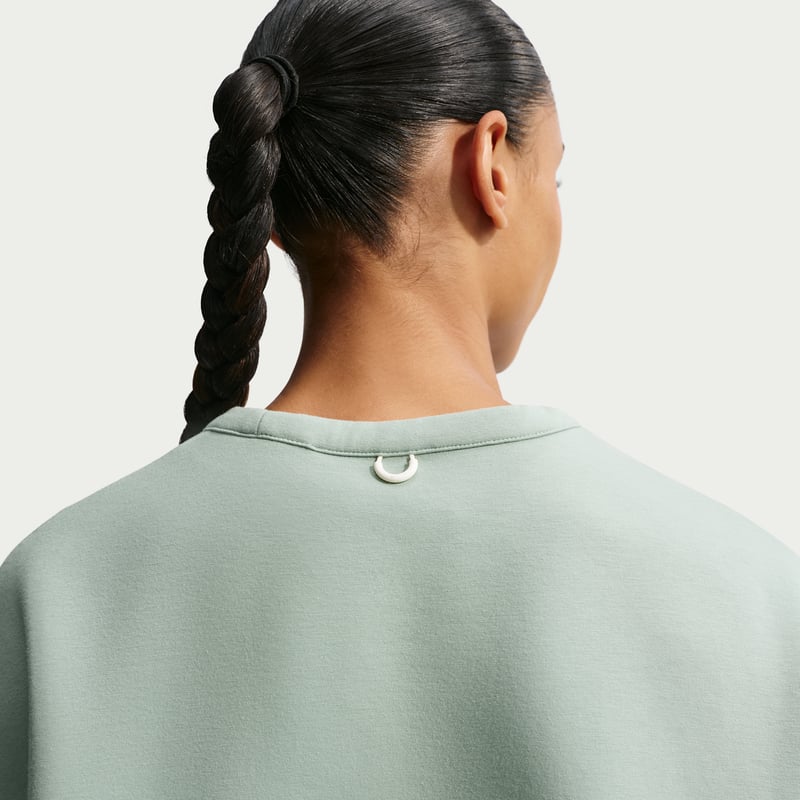 Nike 24.7 ImpossiblySoft Dri-FIT Oversized Crew HQ8193-006 02