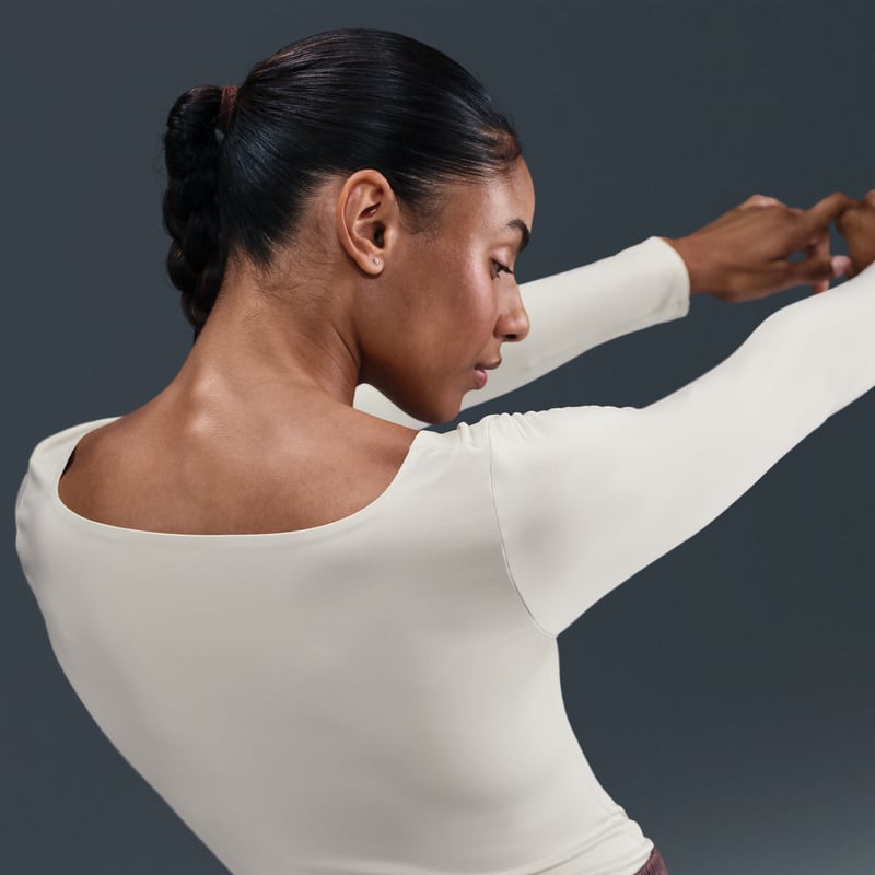 Nike Form Long-Sleeve HQ8296-104 03