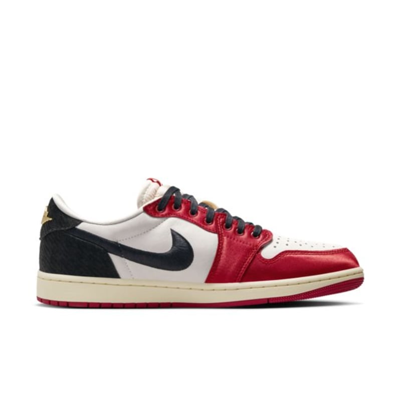 Jordan 1 Low OG x Trophy Room FN0432-100 03