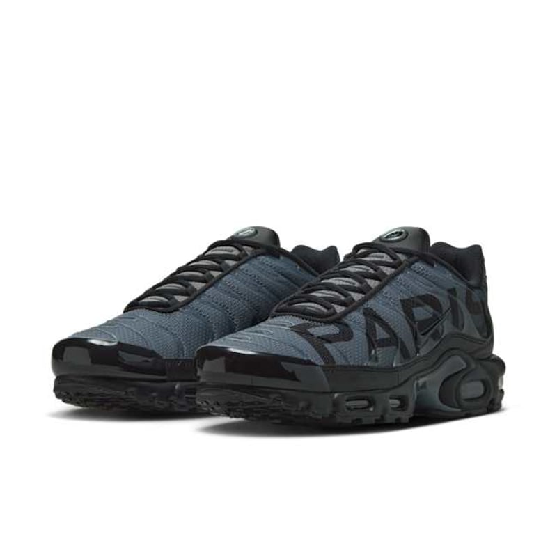 Nike Air Max Plus x Paris Saint-Germain IB2253-001 05