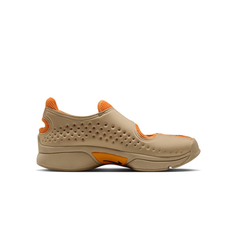 Nike Air Rift 2 sneakers "Vivid Orange & Yukon Tan" | Kvinnor | Sportstyle | 03 | SPORTSHOWROOM