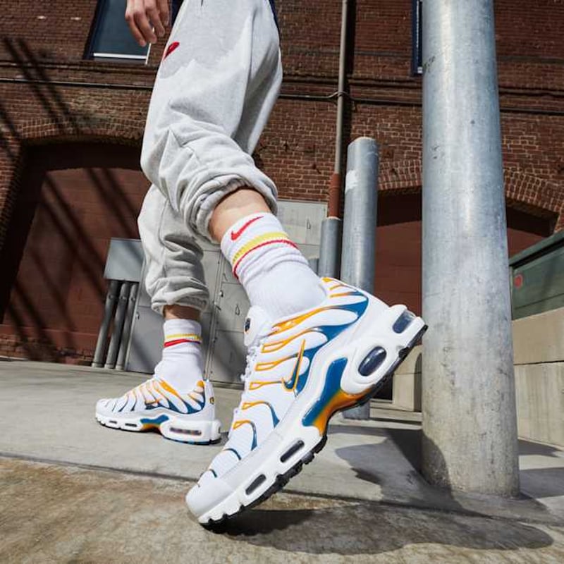 Nike Air Max Plus DV3507-100 02