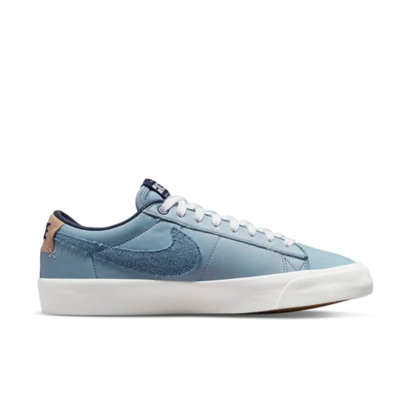 Nike SB Zoom Blazer Low GT DM8890-100 03