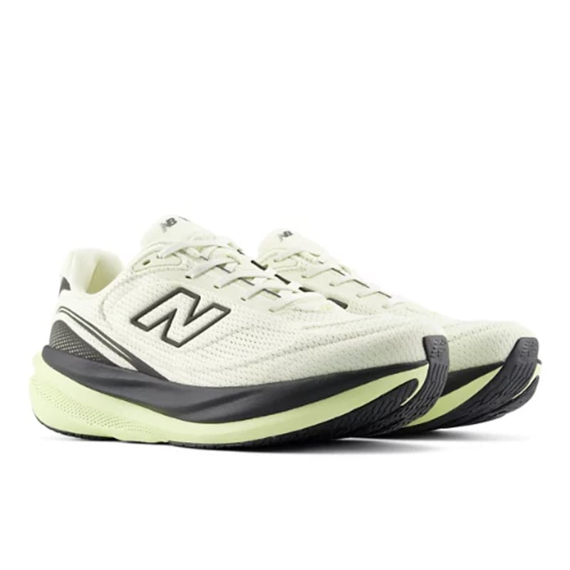 New Balance 1080v15 juoksukengät "Pistachio Butter & Black" | Miehet | Juoksu | 02 | SPORTSHOWROOM