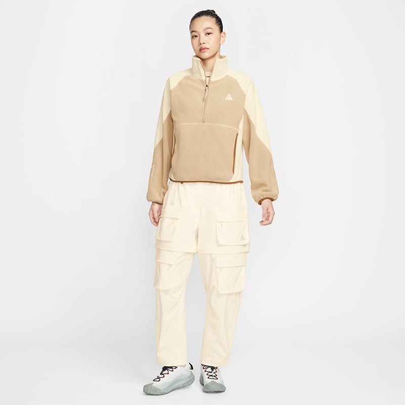Nike ACG "Wolf Tree" 1/2-Zip Topp "Parachute Beige & Light Khaki" | Dame | | 08 | SPORTSHOWROOM