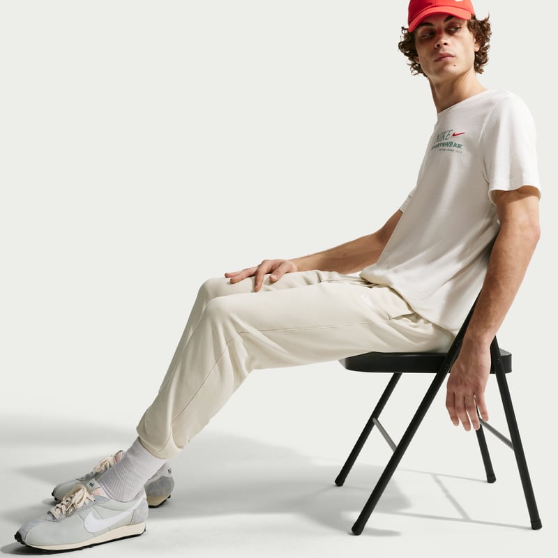 Nike Club French Terry FN3801-229 04