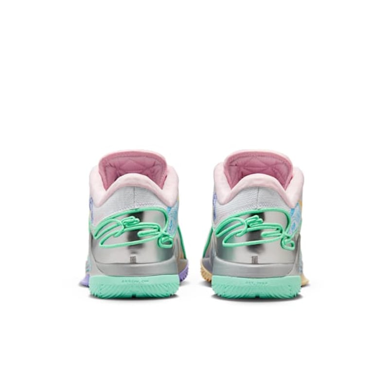 Nike LeBron 22 x Monopoly FZ1098-100 06