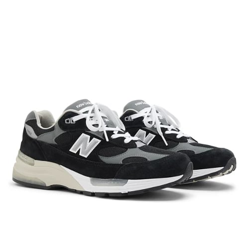 New Balance 992 Made in USA sneakerit "Black & Grey" | Miehet & Naiset | Sportstyle | 00 | SPORTSHOWROOM