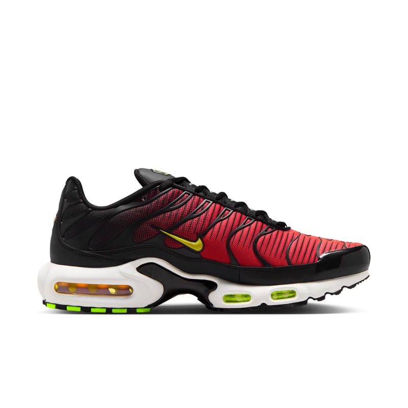 Nike Air Max Plus sneakers "Black & Light Crimson" | Män | Sportstyle | 03 | SPORTSHOWROOM