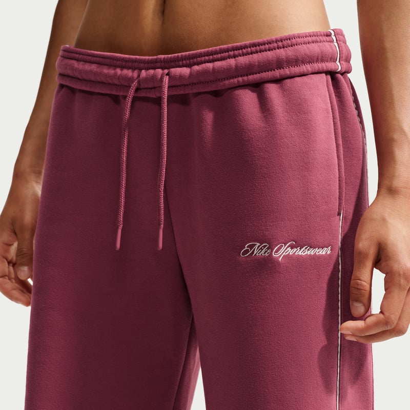 Nike Studio Fleece Medium Weight Mid-Rise Wide Bukse "Graphic Pack" | Dame | | 05 | SPORTSHOWROOM