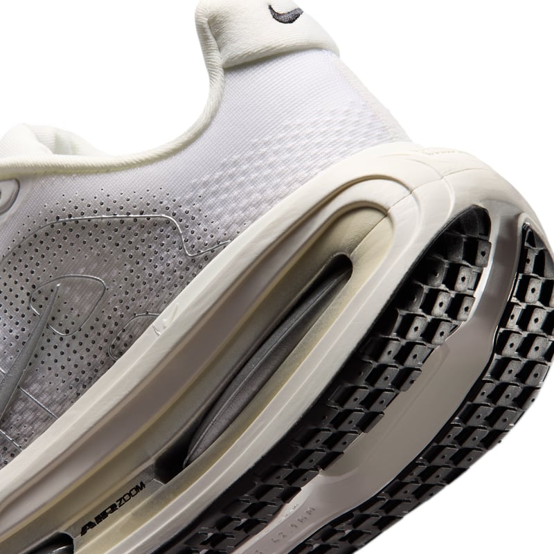 Nike Vomero Premium IQ8102-101 08