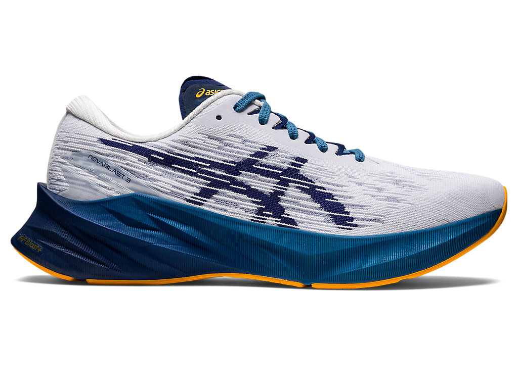 ASICS Novablast 3