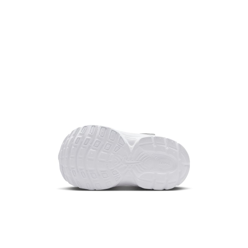 Nike V5 RNR HQ6413-100 02