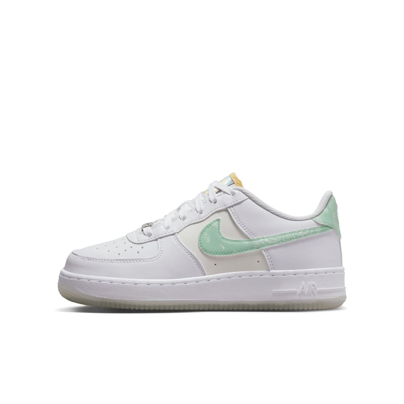 Nike Air Force 1 LV8 FJ7706-131 01