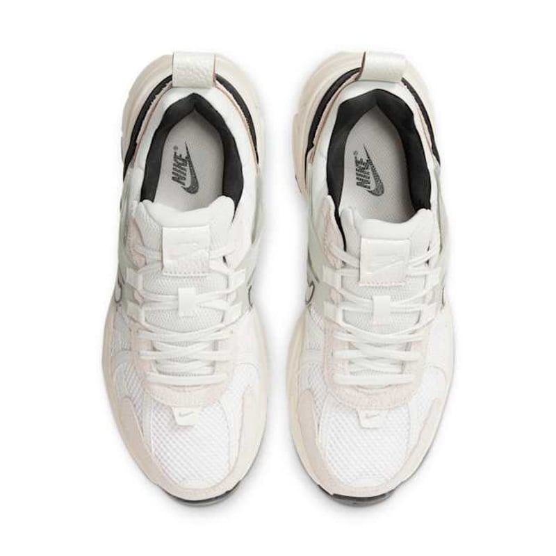 Nike V2K Run FN6703-100 04