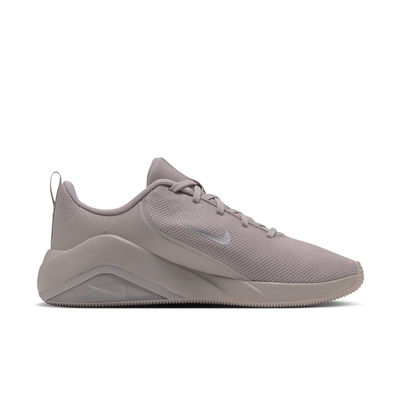 Nike Bella 7 Trainingsschuhe "Platinum Violet & Metallic Silver" | Damen | Training | 03 | SPORTSHOWROOM