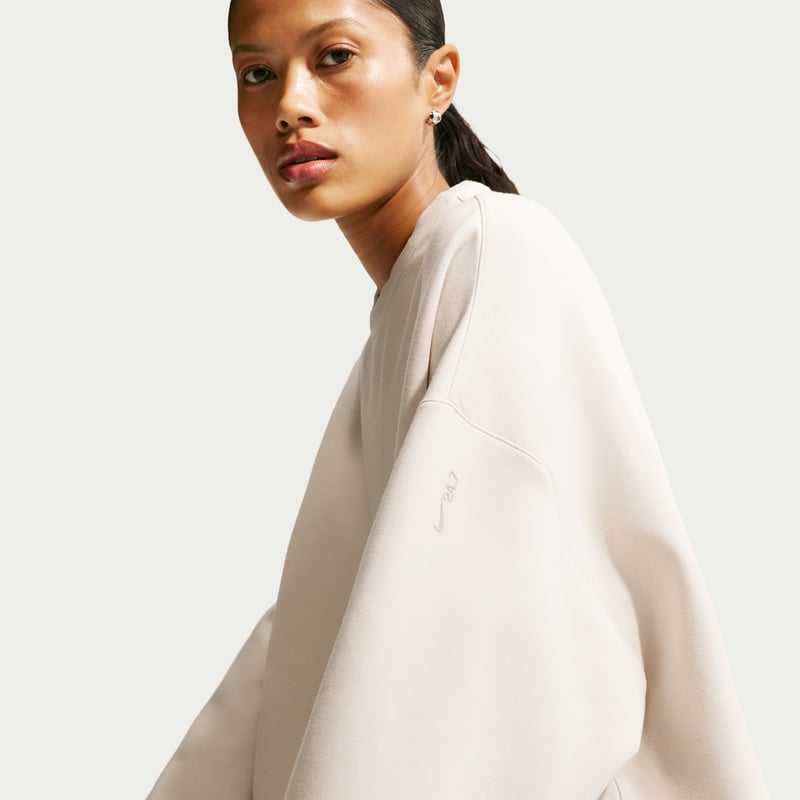 Nike 24.7 ImpossiblySoft Dri-FIT Oversized Crew HQ8193-104 03