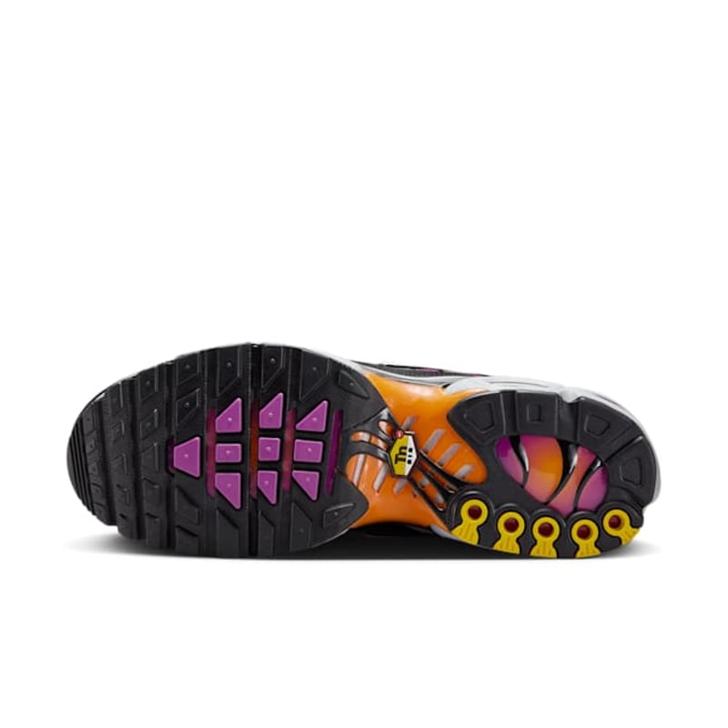 Nike Air Max Plus DM0032-014 02