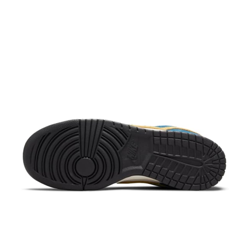 Nike Dunk Low x Kasina CZ6501-100 02