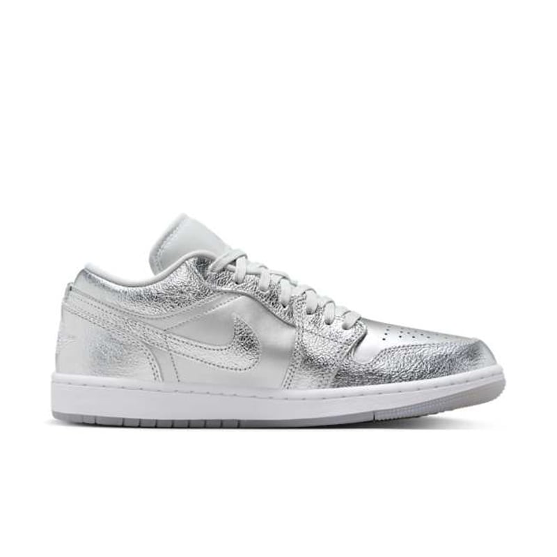 Jordan 1 Low SE FN5030-001 03