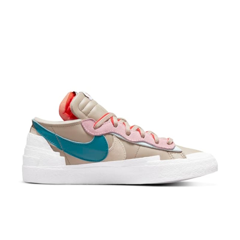 Nike Blazer Low x KAWS x sacai DM7901-200 03
