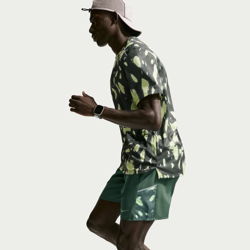 Pantalones cortos Nike Miler Dri-FIT Brief-Lined "Camo Green & Light Lemon Twist" | Hombre | Correr | 04 | SPORTSHOWROOM