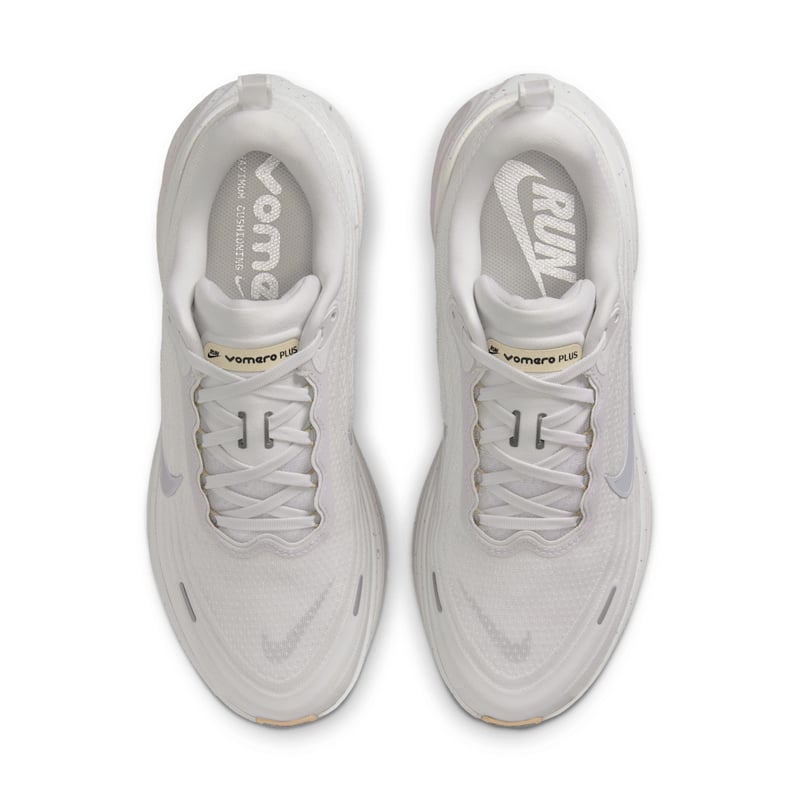 Nike Vomero Plus IO4323-001 04