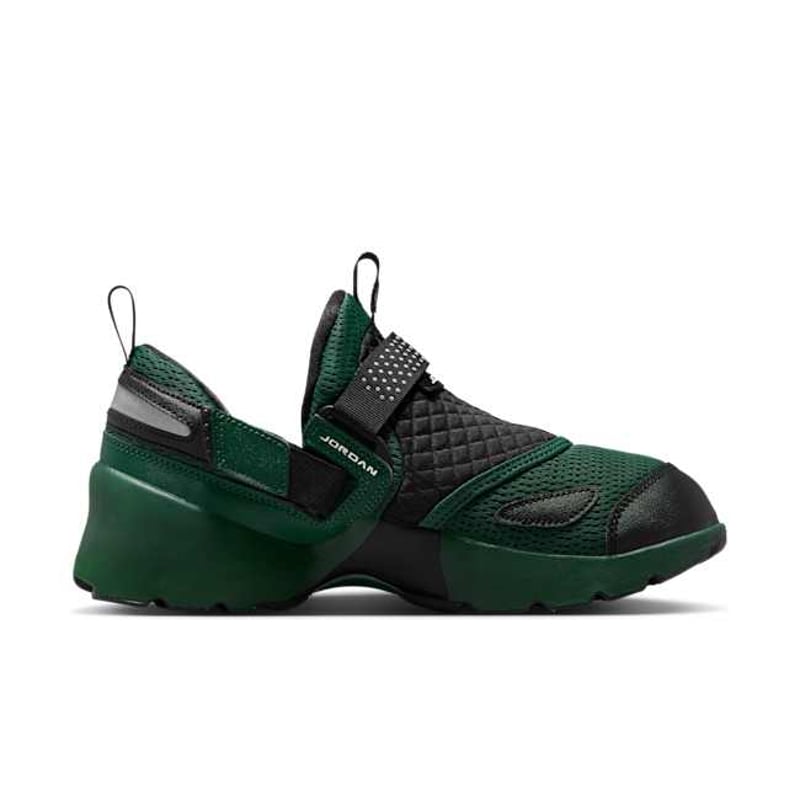 Jordan Trunner LX HQ2164-300 03