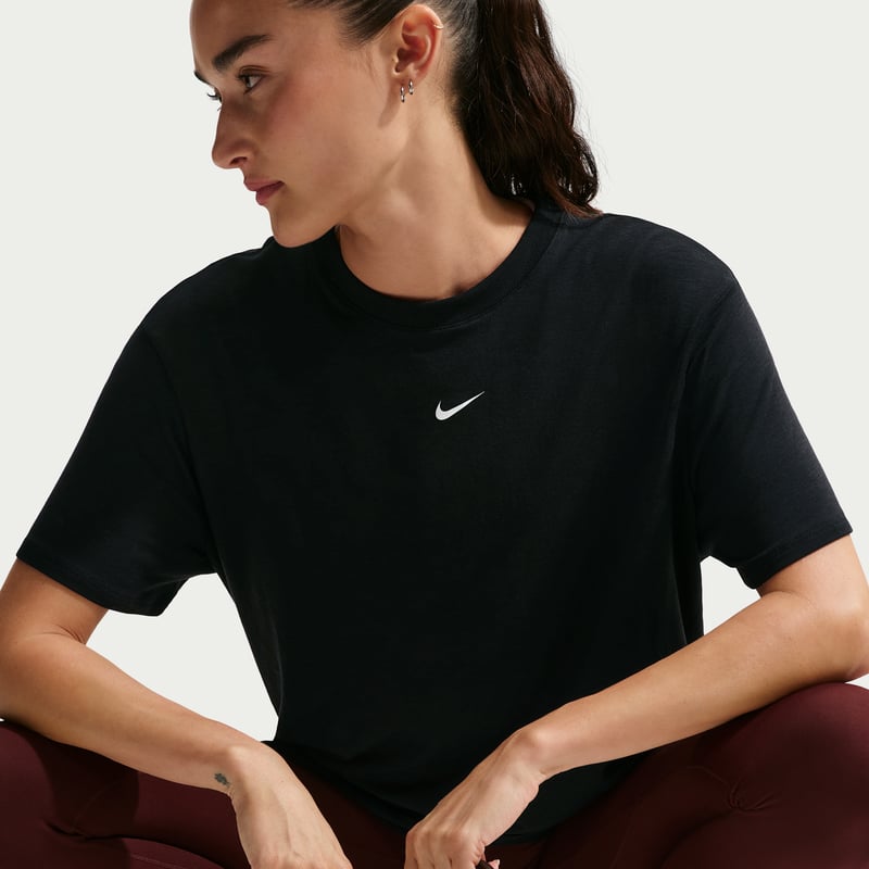 Nike One Relaxed Dri-FIT FN2814-011 03