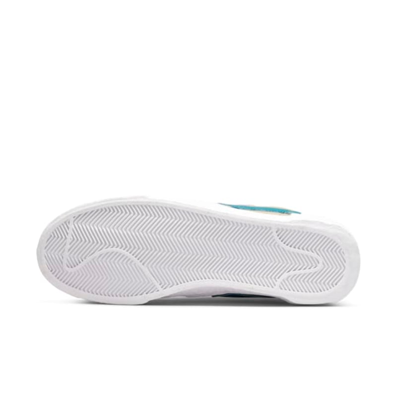 Nike Blazer Low x KAWS x sacai DM7901-200 02