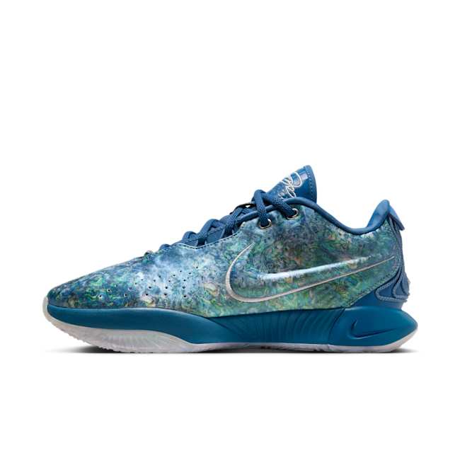 Nike LeBron 21 EP