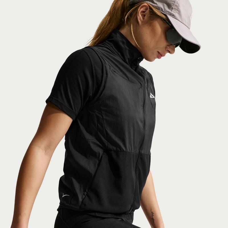 Top Nike ACG "Black" | Mujer | Aire Libre | 03 | SPORTSHOWROOM