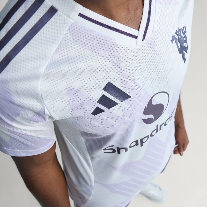 adidas Manchester United 2025/26 Away Authentic JI7424 03