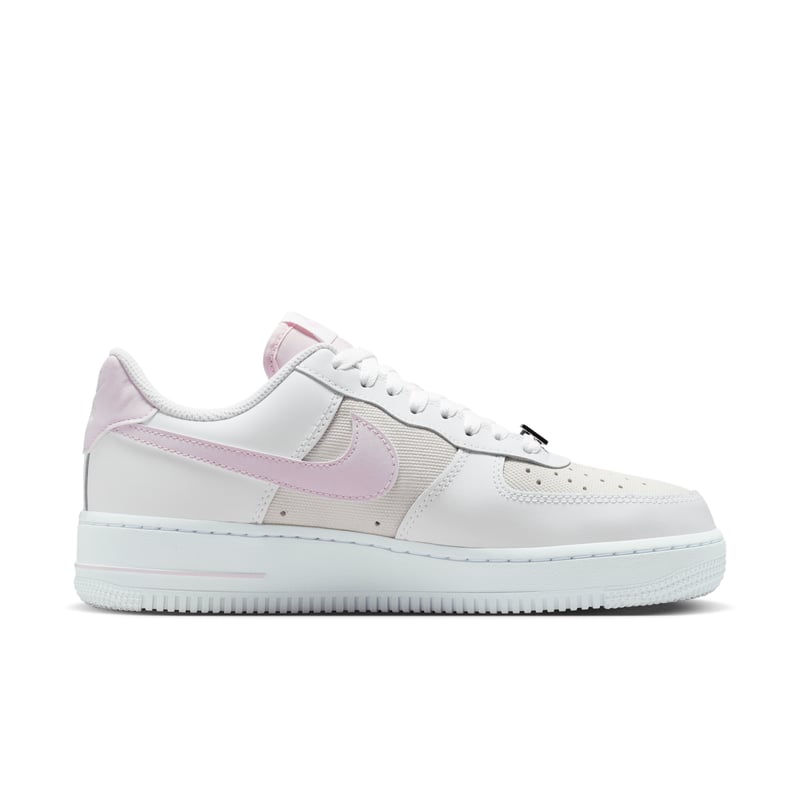 Nike Air Force 1 '07 SE Sneaker "White & Bleached Lilac" | Damen | Sportstyle | 03 | SPORTSHOWROOM